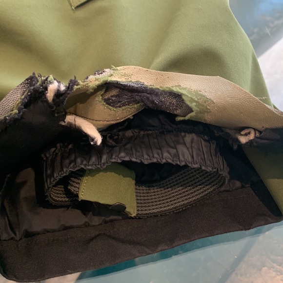 Boys green Ripzone snow pants. Size large - Picture 8 of 8